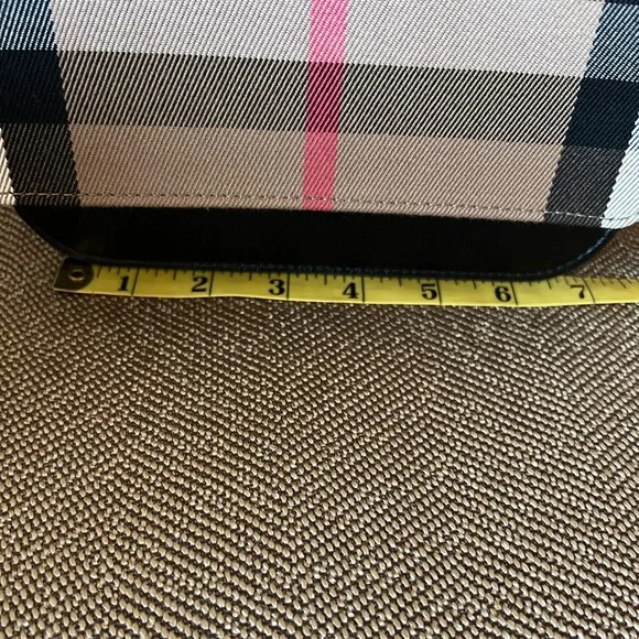 Burberry purse - Picture 7 of 16